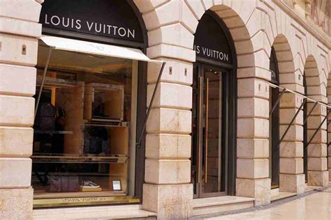 dove si trova la fabbrica louis vuitton|Louis Vuitton wikipedia.